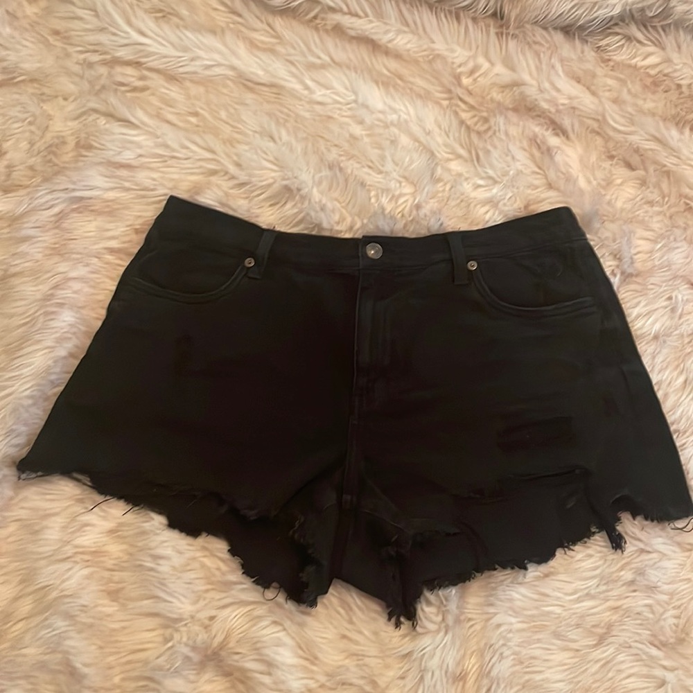 Aerie L distressed denim shorts